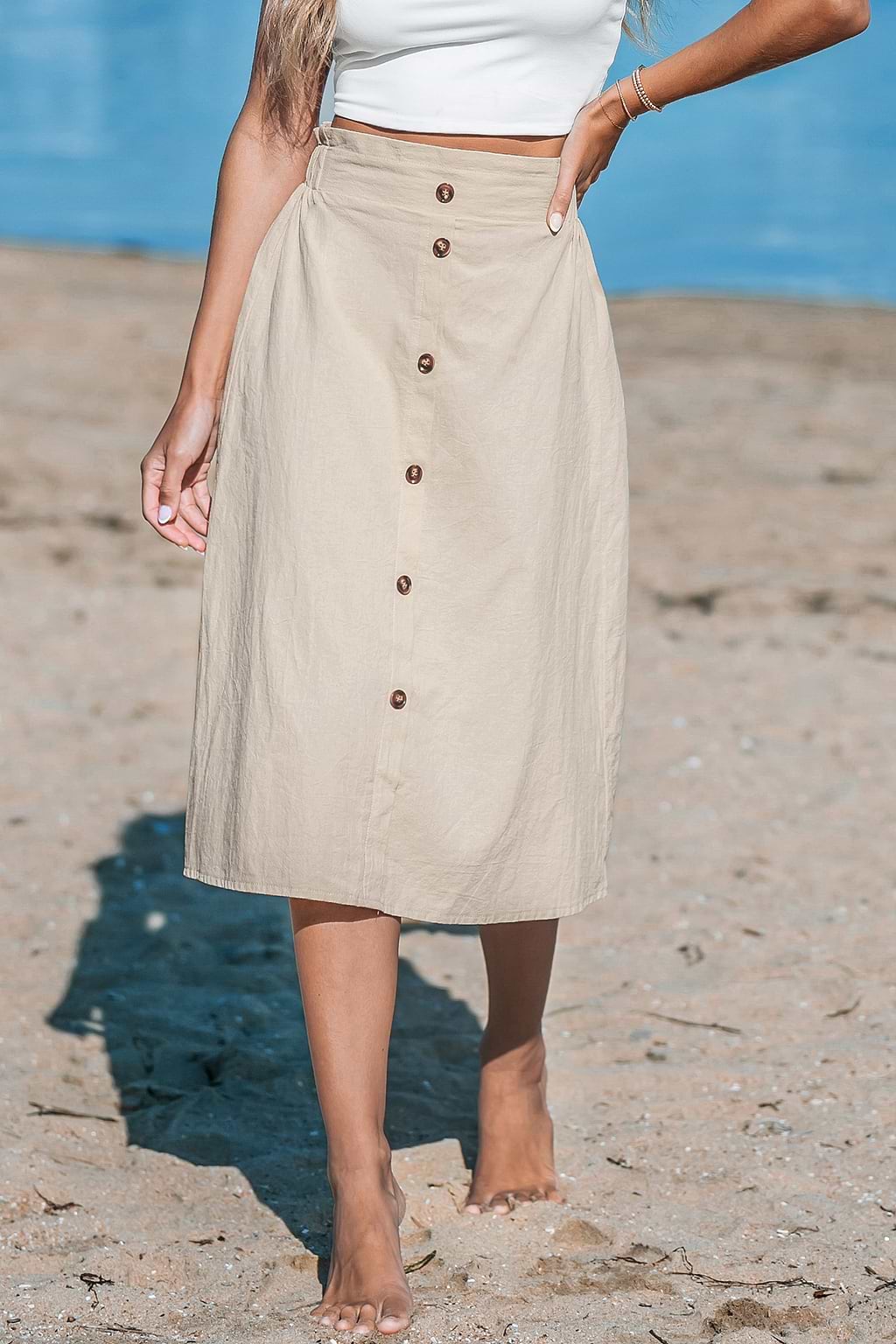 Falda midi con botones delanteros de color caqui