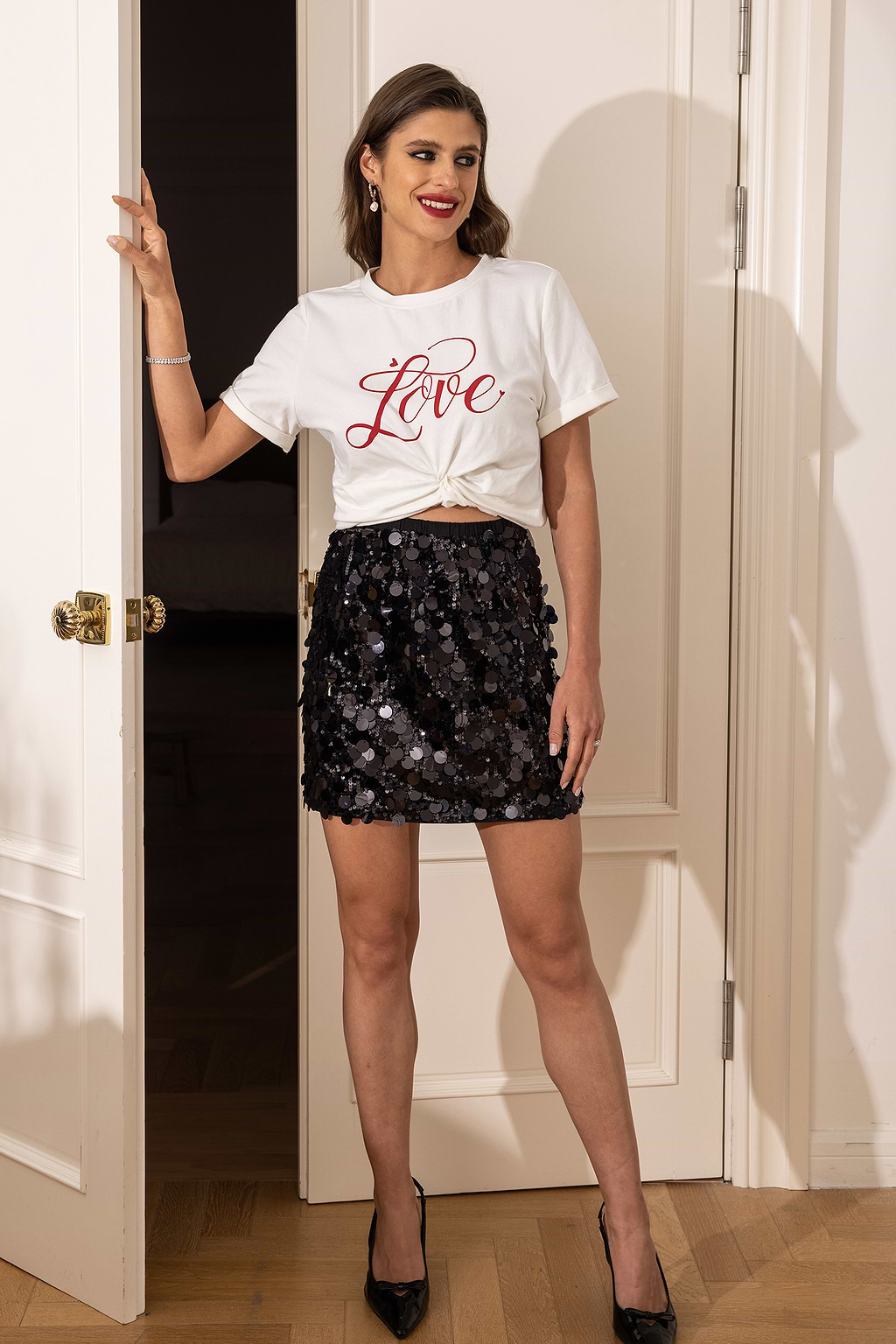 White Round Neck Basic Tee