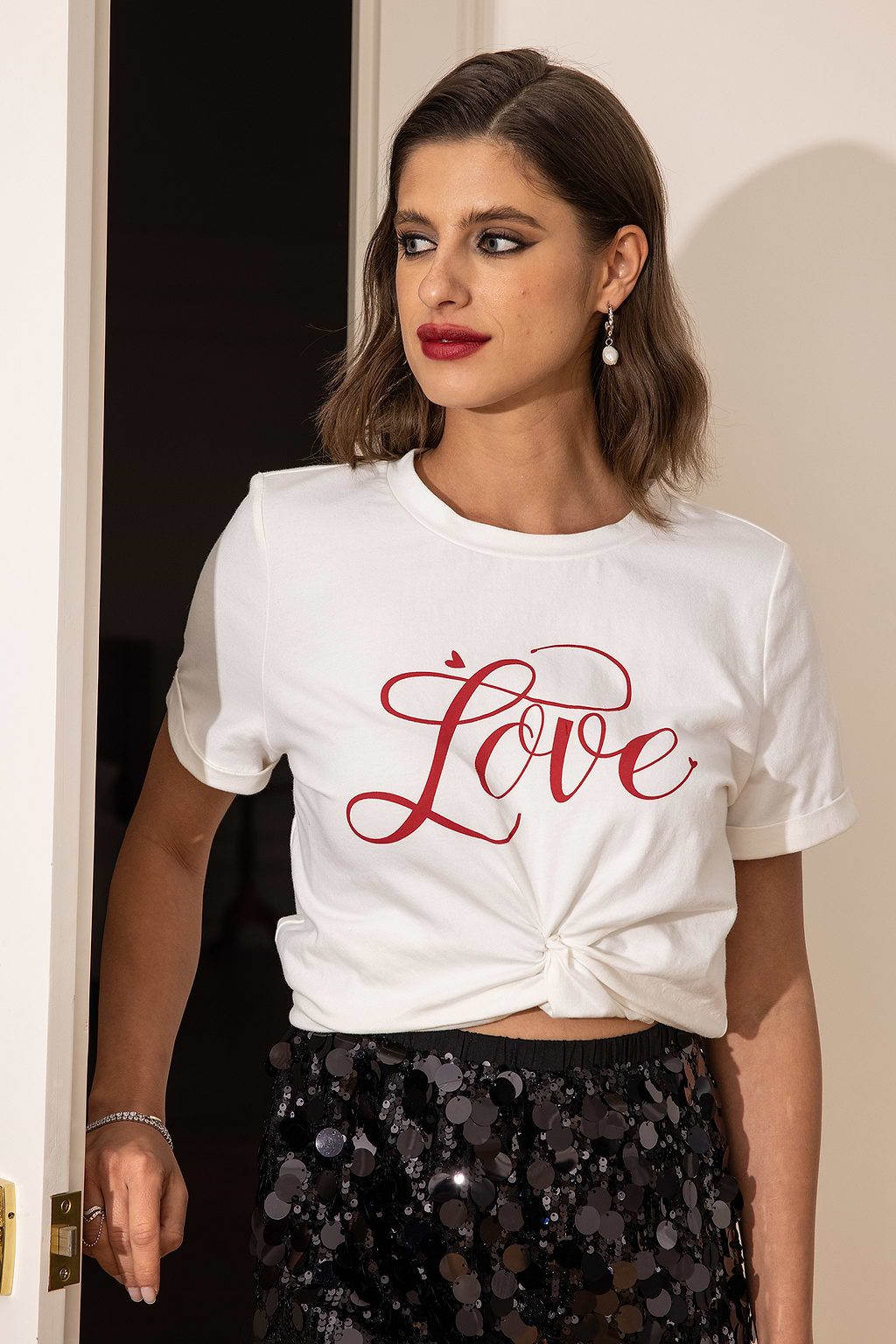 White Round Neck Basic Tee