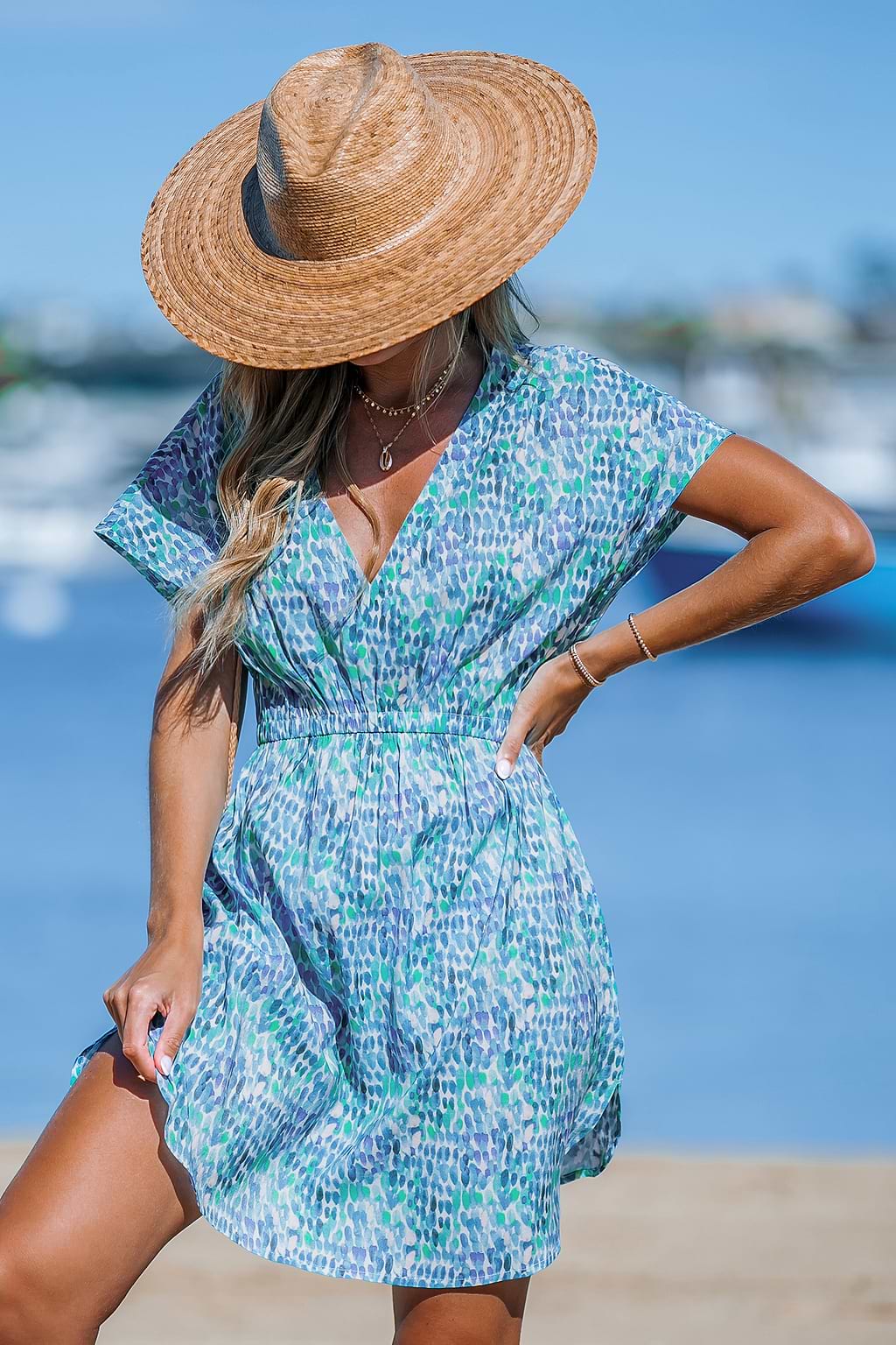 Robe cover up mini à pois abstraits bleu et vert