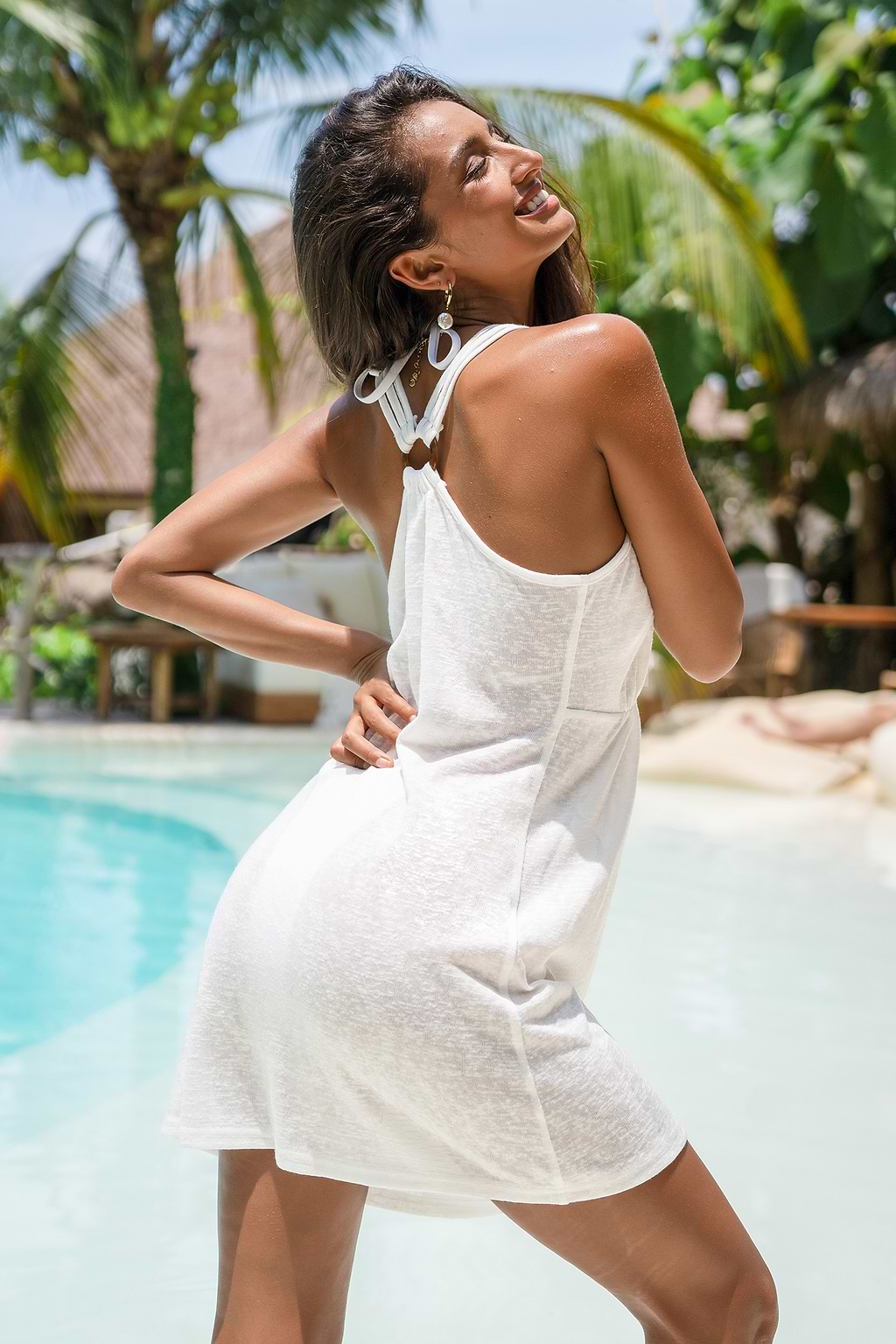 Weißes Mini-Cover-Up-Kleid mit ausgeschnittenen Trägern