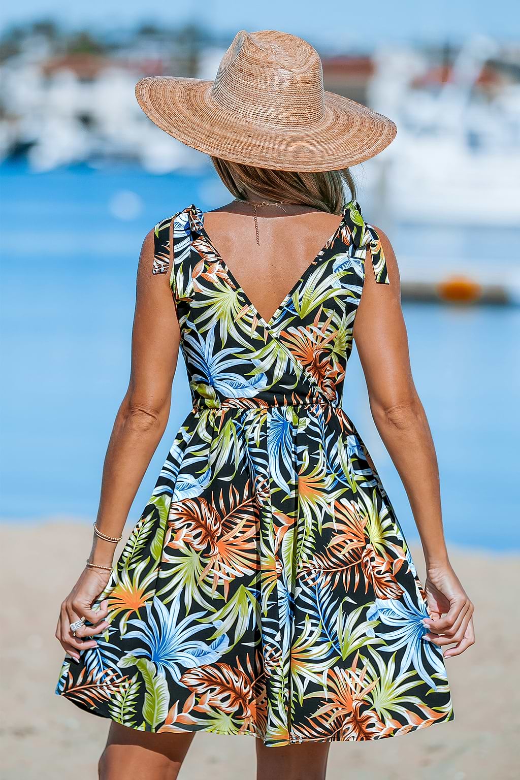 Robe mini avec col surplis à feuilles tropicales