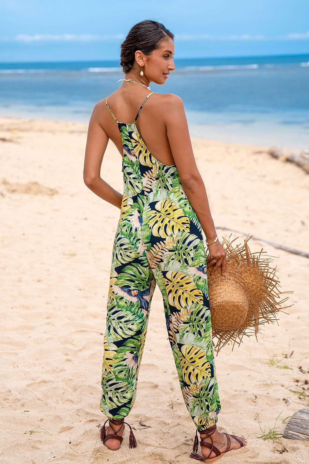 Ärmelloser Strampler mit schmal zulaufendem Bein