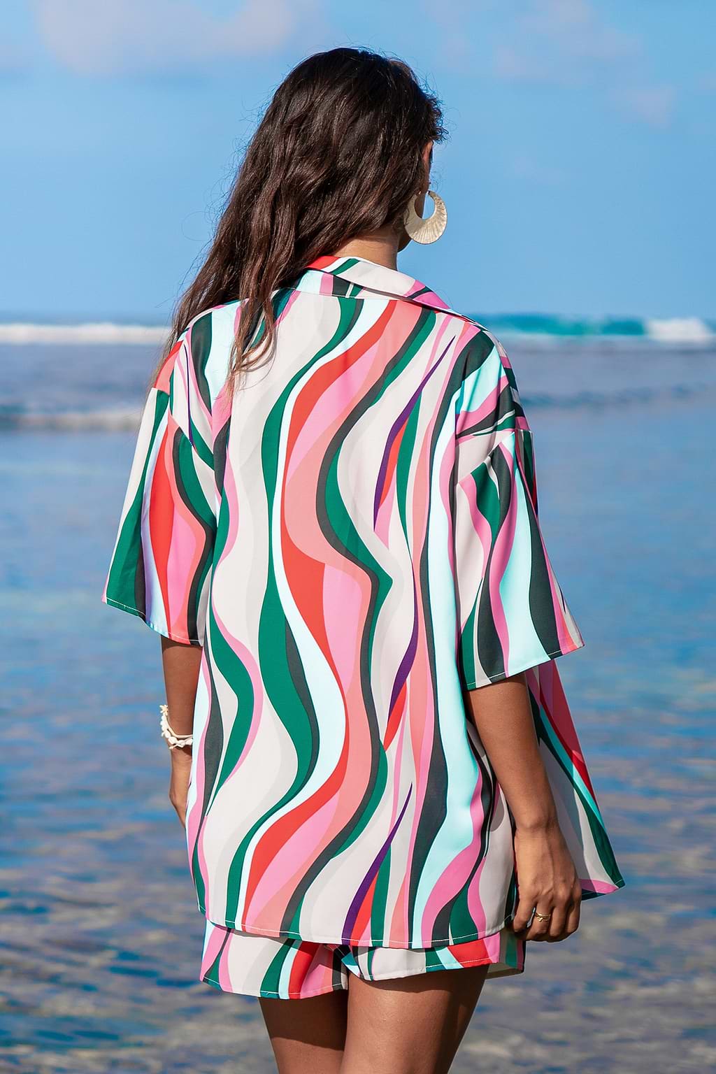 Chemise et short à col géométrique