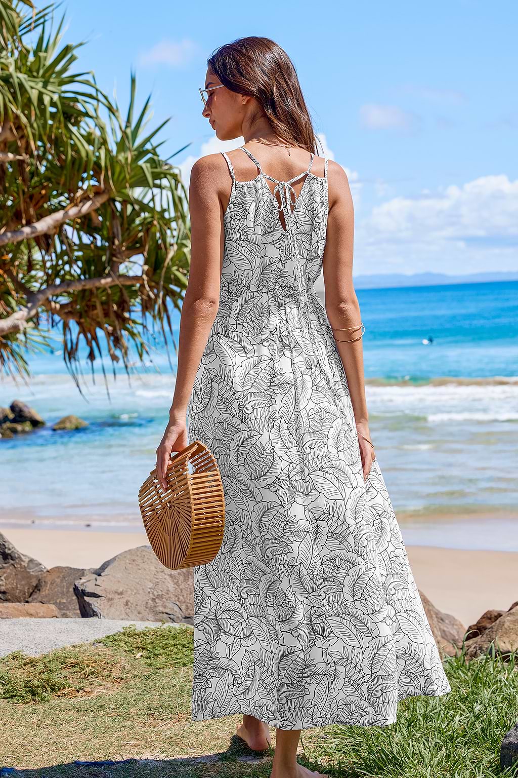 Black & White Leaf Sleeveless Surplice Split Maxi Dress