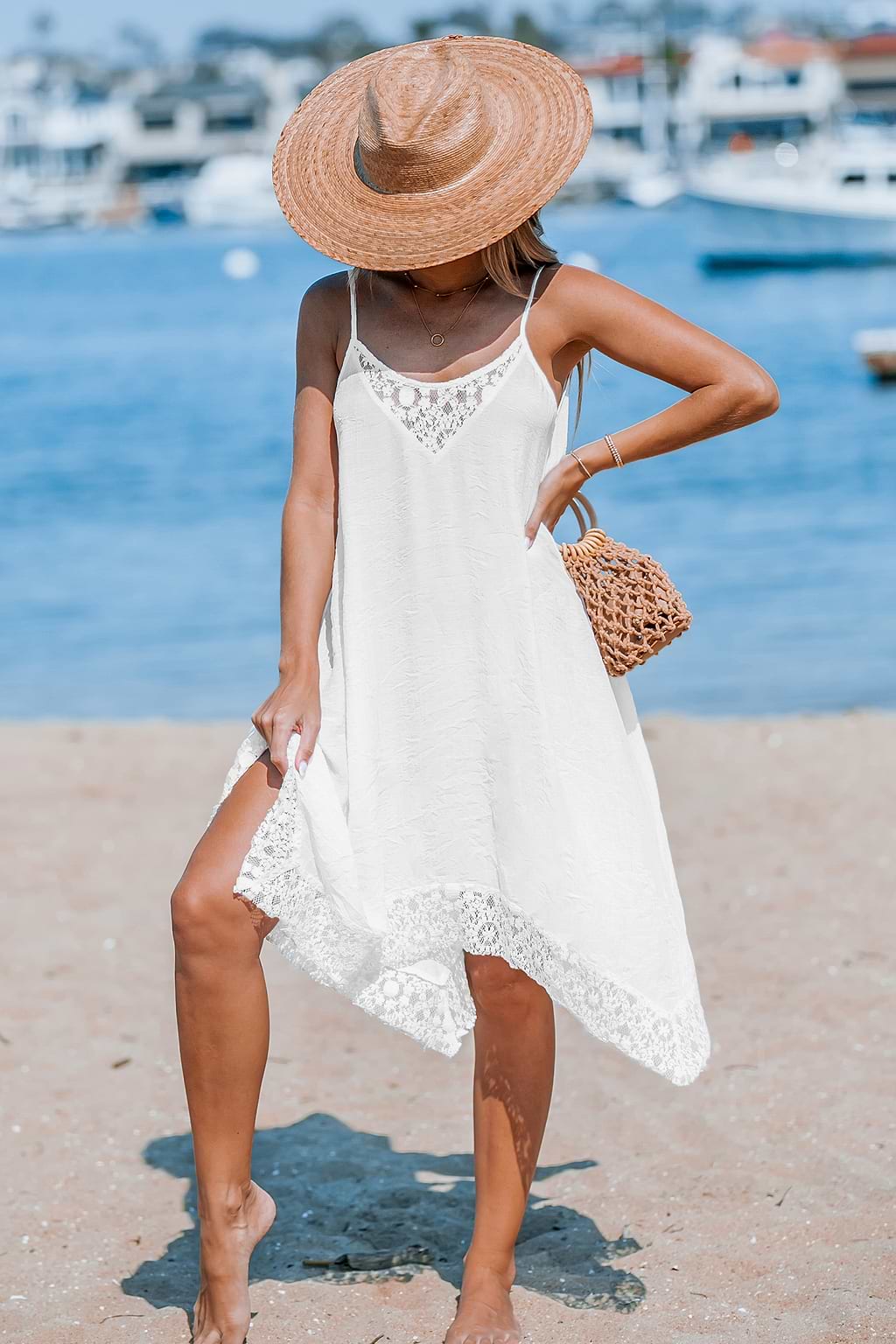 Weißes ärmelloses Cover-Up-Minikleid mit Spitze
