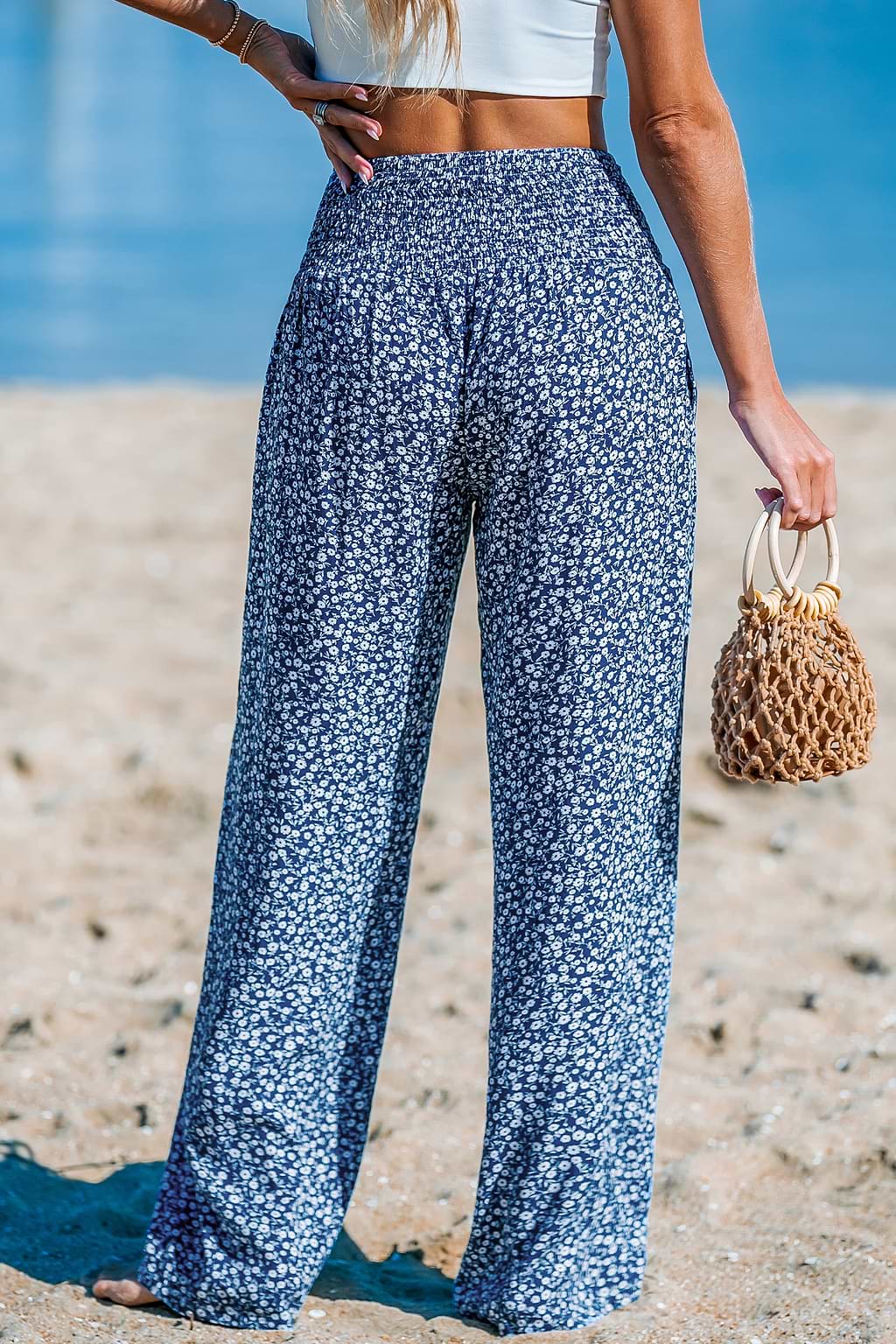 Ditsy-Hose mit gesmokter Taille und weitem Bein