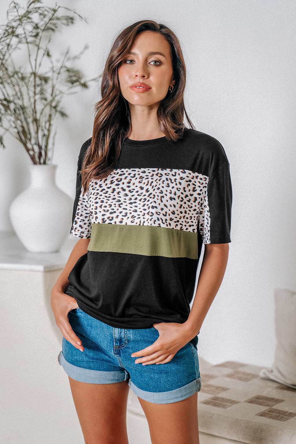 Camiseta de punto de manga corta con bloques de color de leopardo