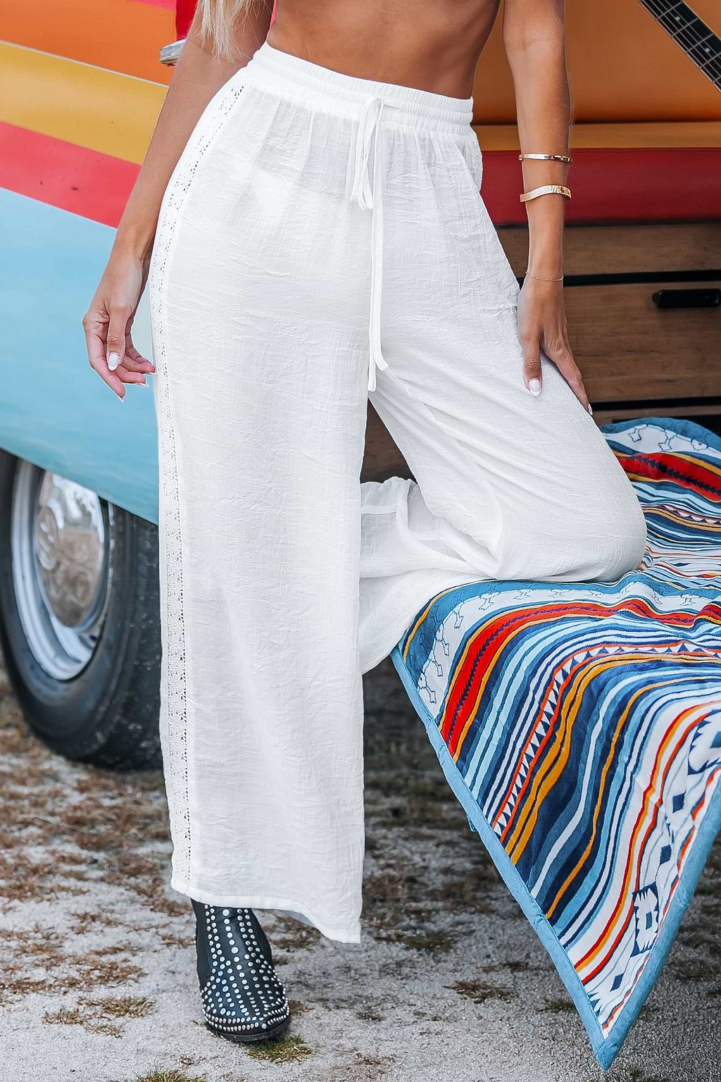 Witte cover-upbroek met kanten paneel en elastische taille