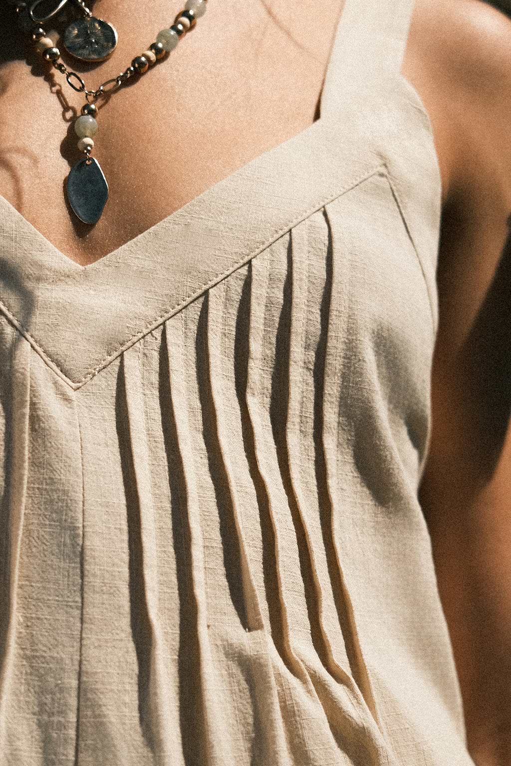 Combinaison à jambes larges et smocks kaki neutre