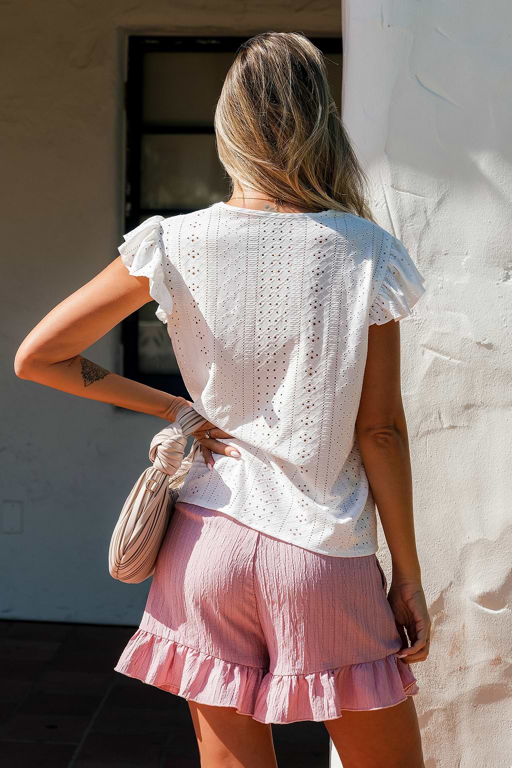 Blusa de manga acampanada de encaje con ojales blanca