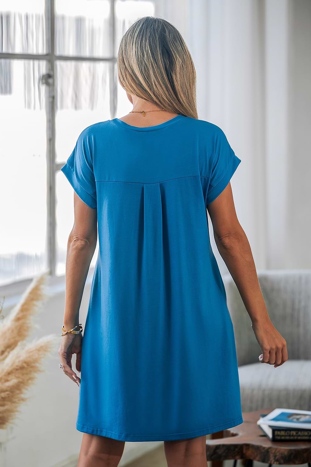 Blaues Rundhals-Kurzarm-Minikleid aus Jersey