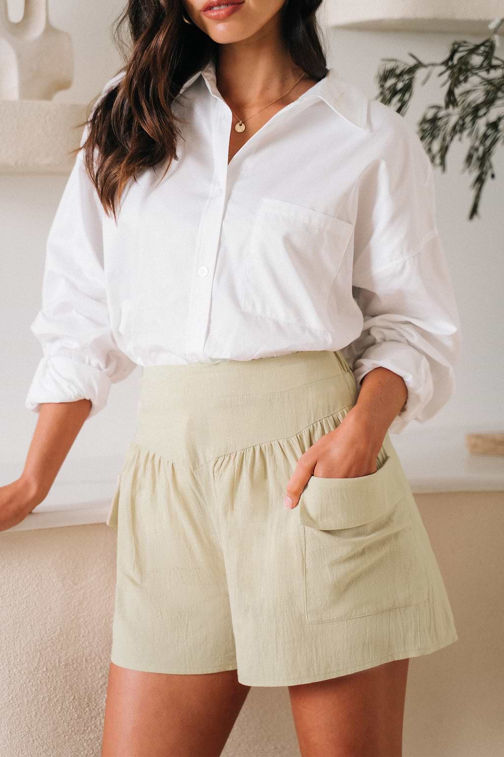 Short en pur coton à jambes larges et poches plaquées abricot