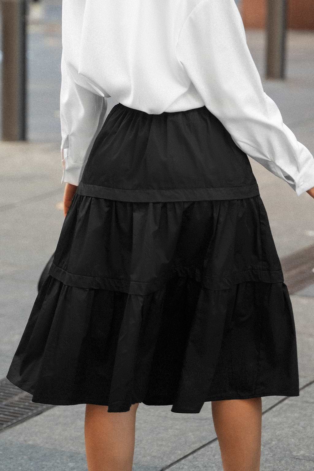 Black Elastic Waist Flared Midi Skirt