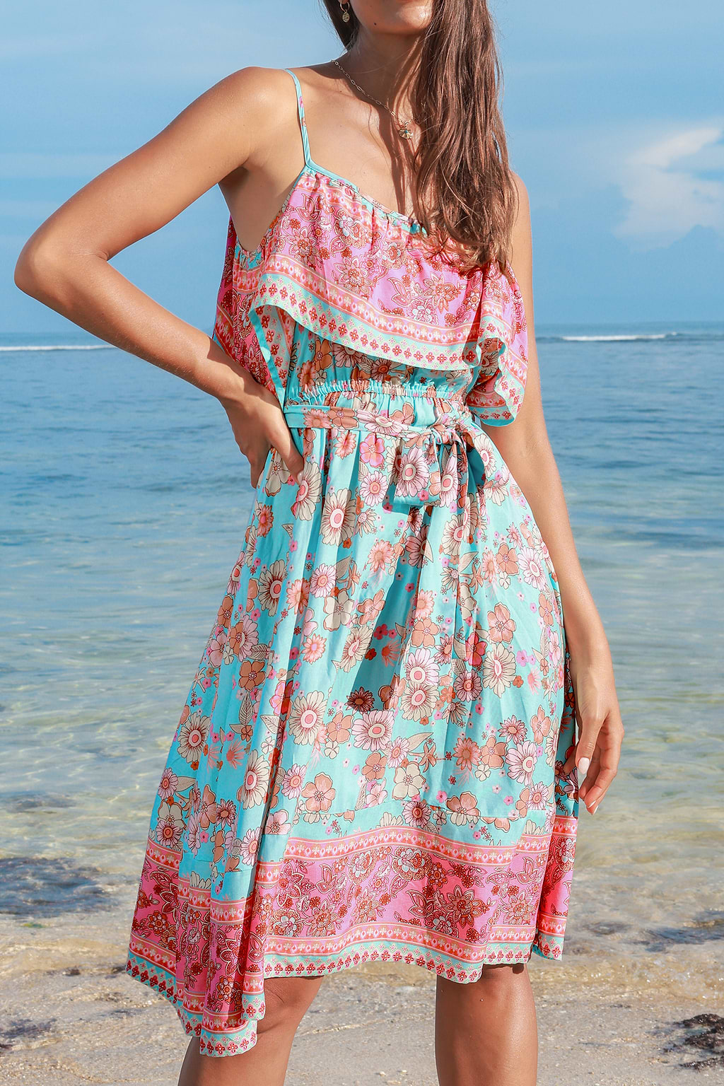 Robe midi à col carré et corsage à volants avec fleurs rétro