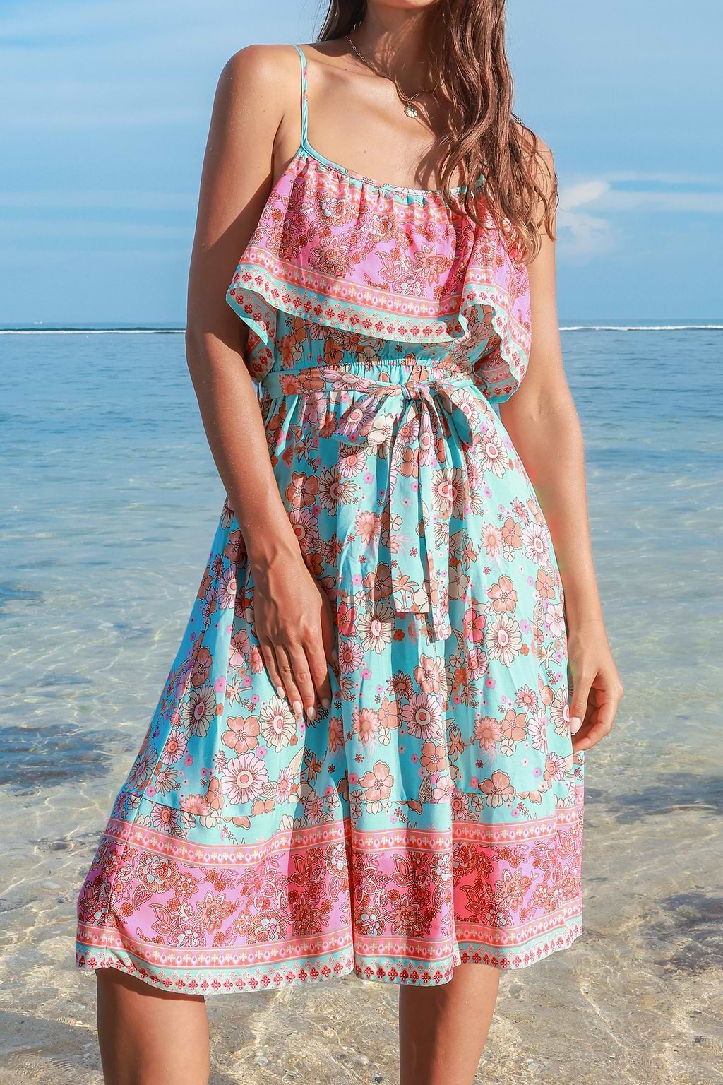 Robe midi à col carré et corsage à volants avec fleurs rétro