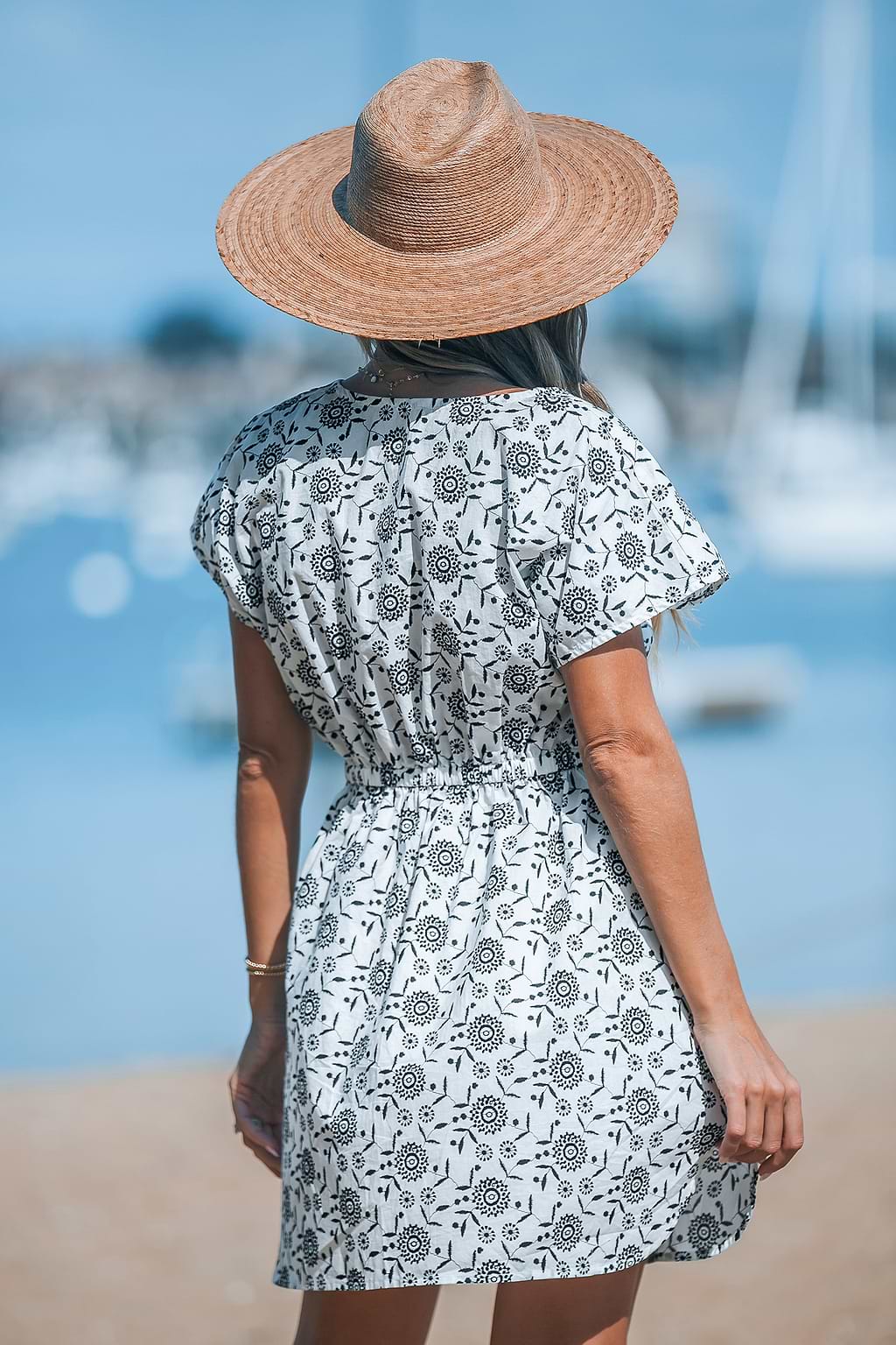 Reine Baumwolle Schwarz-weißes Kurzarm Cover-Up-Minikleid