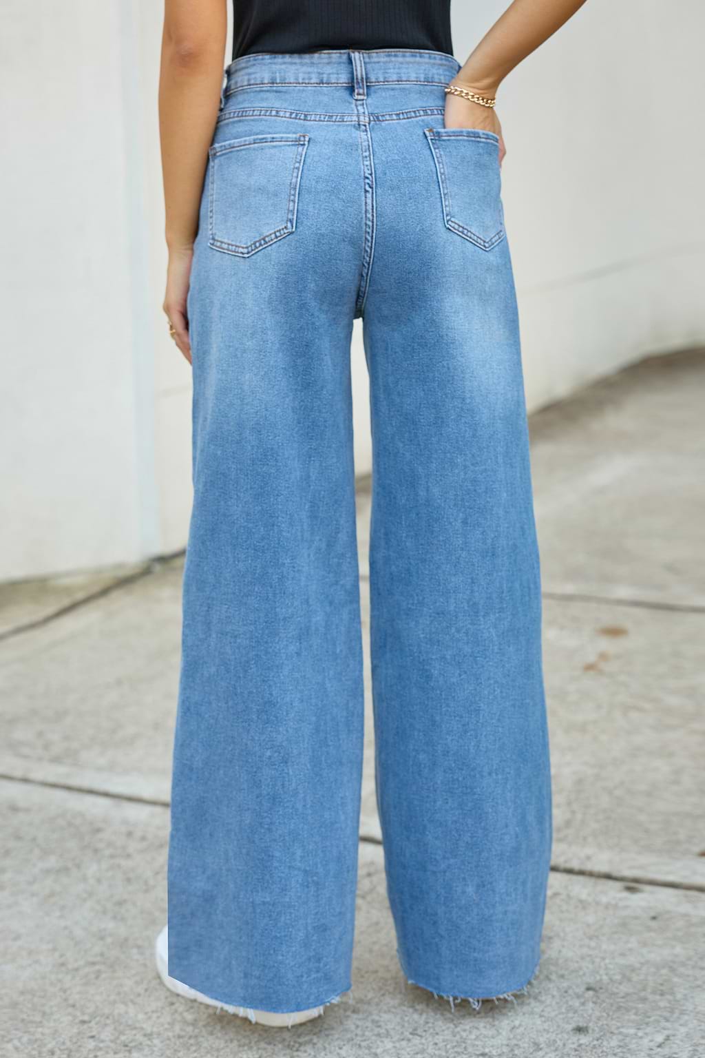 Vaqueros bootcut de denim sin rematar