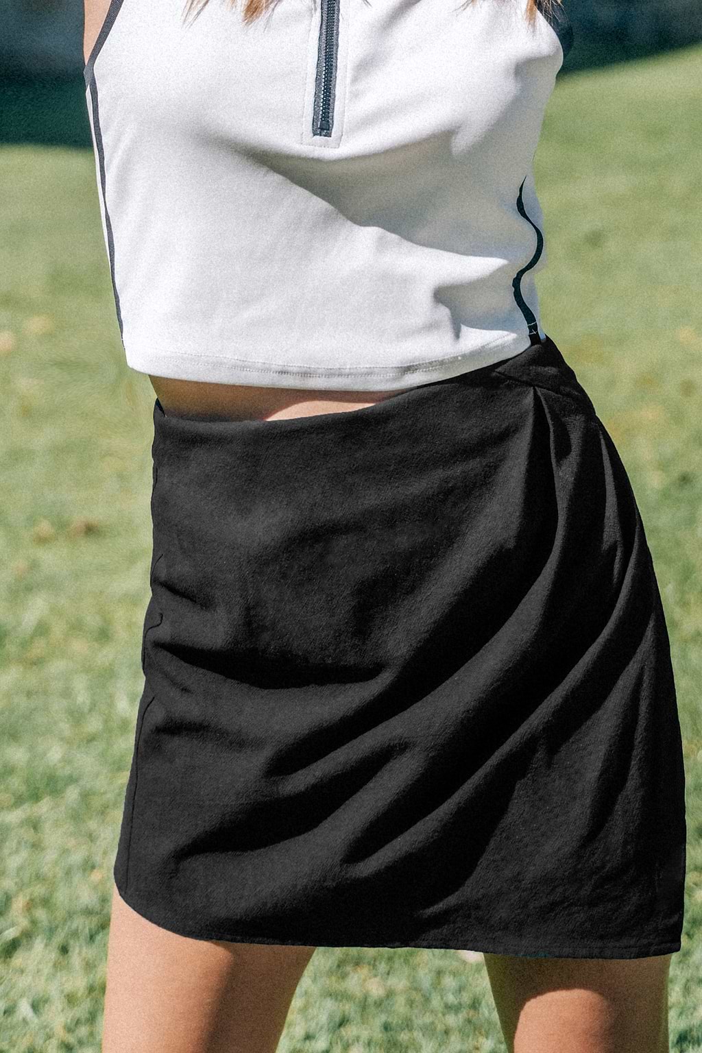 Jupe en pur coton taille haute asymétrique noire