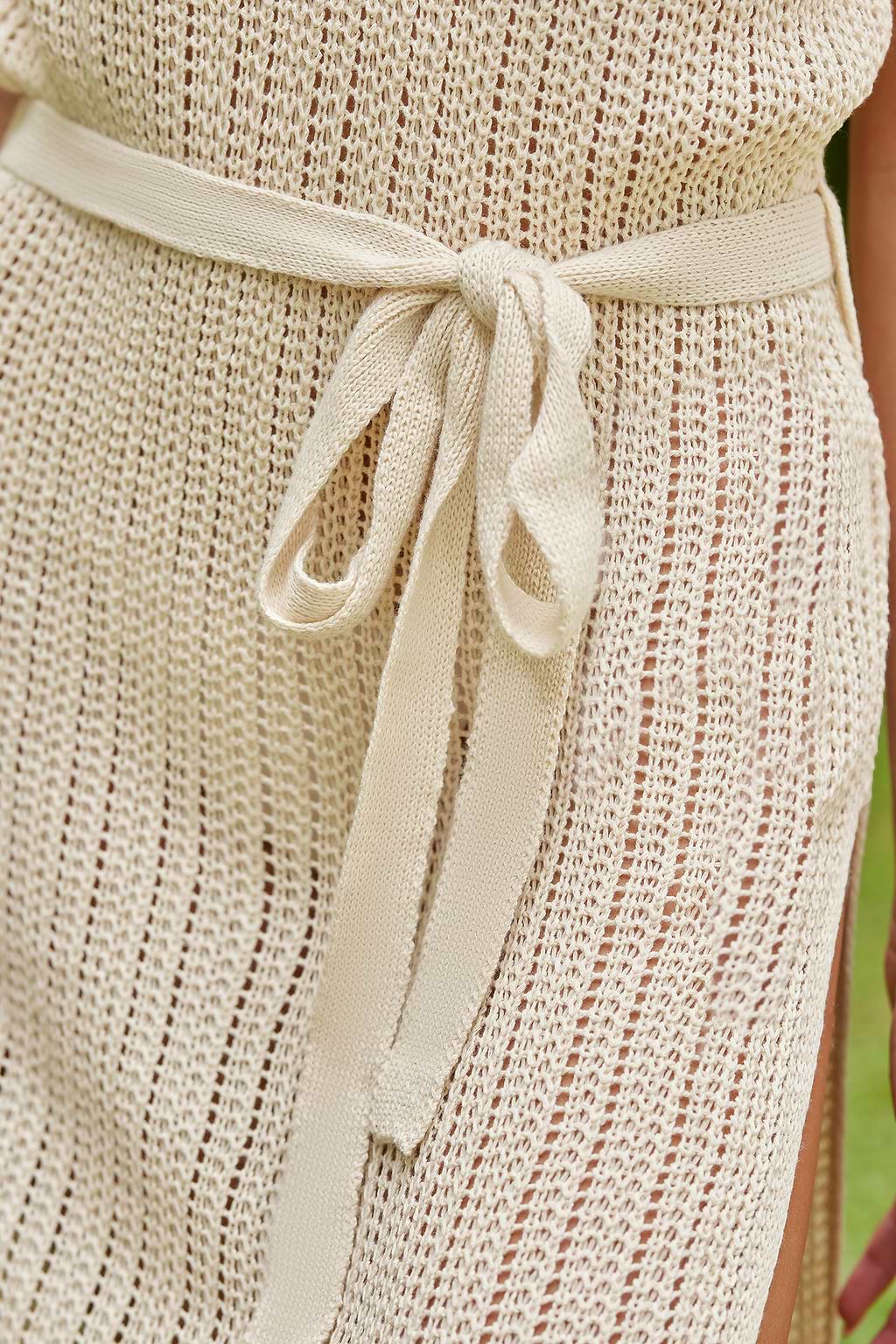 Robe cover up en tricot ouvert et fendue sur le côté abricot