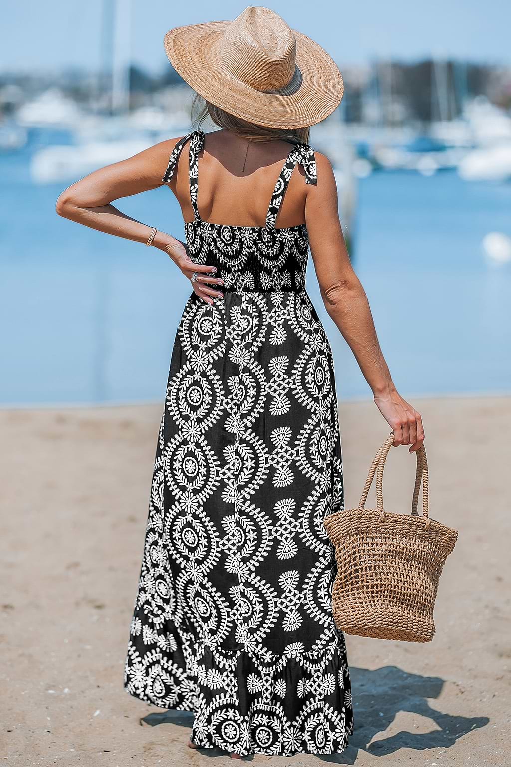 Vestido largo con abertura y estampado adornado