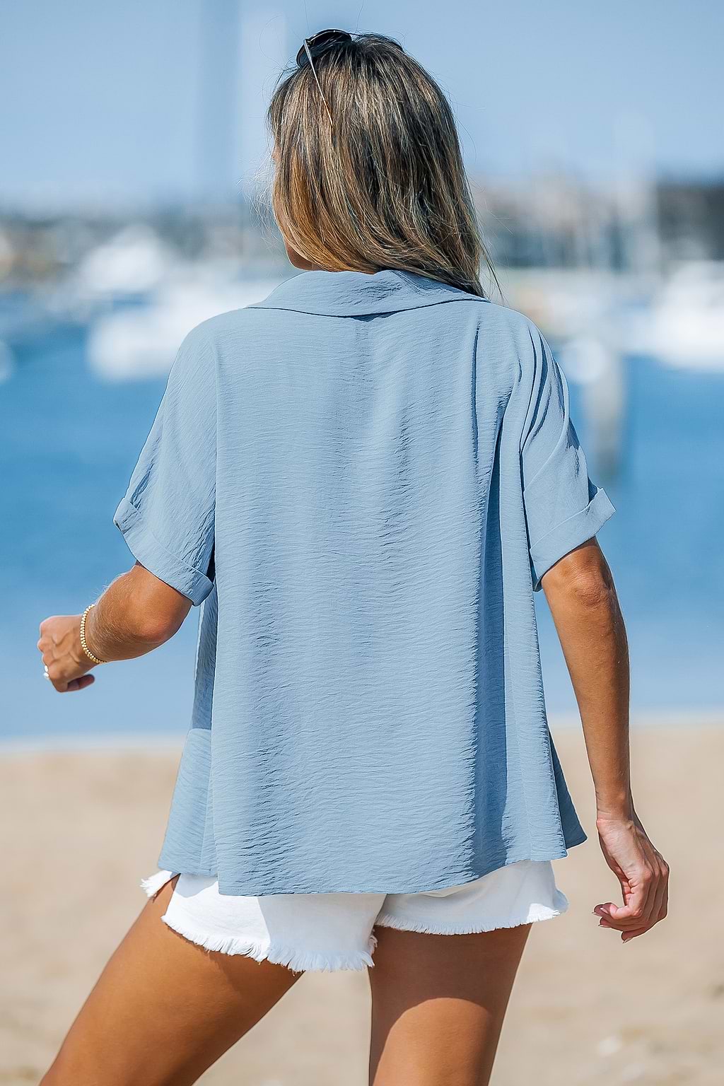 Blaues Basic-Kragen-Top mit kurzen Ärmeln