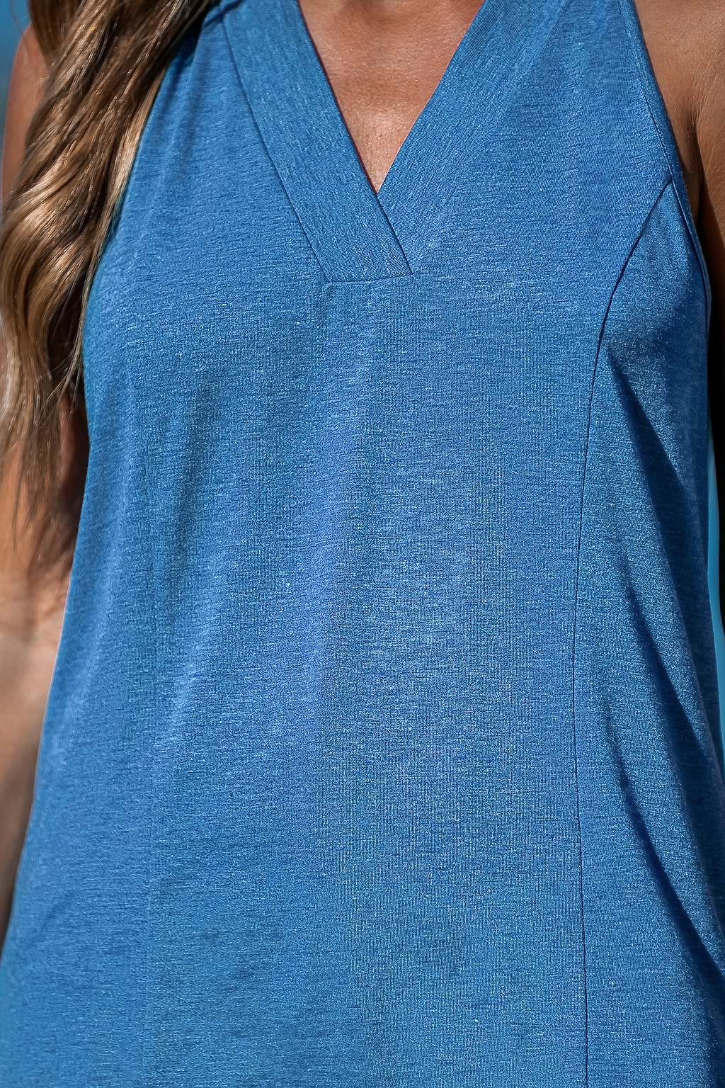 Blaues Jersey-Tank-Top mit Rundhalsausschnitt