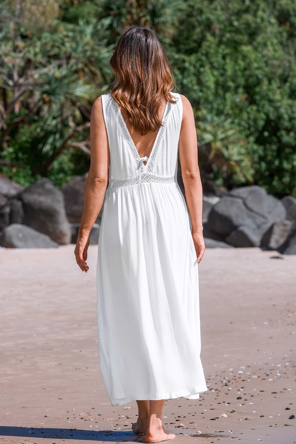 Weißes ärmelloses Cover-Up-Maxikleid mit Spitzen-Detail