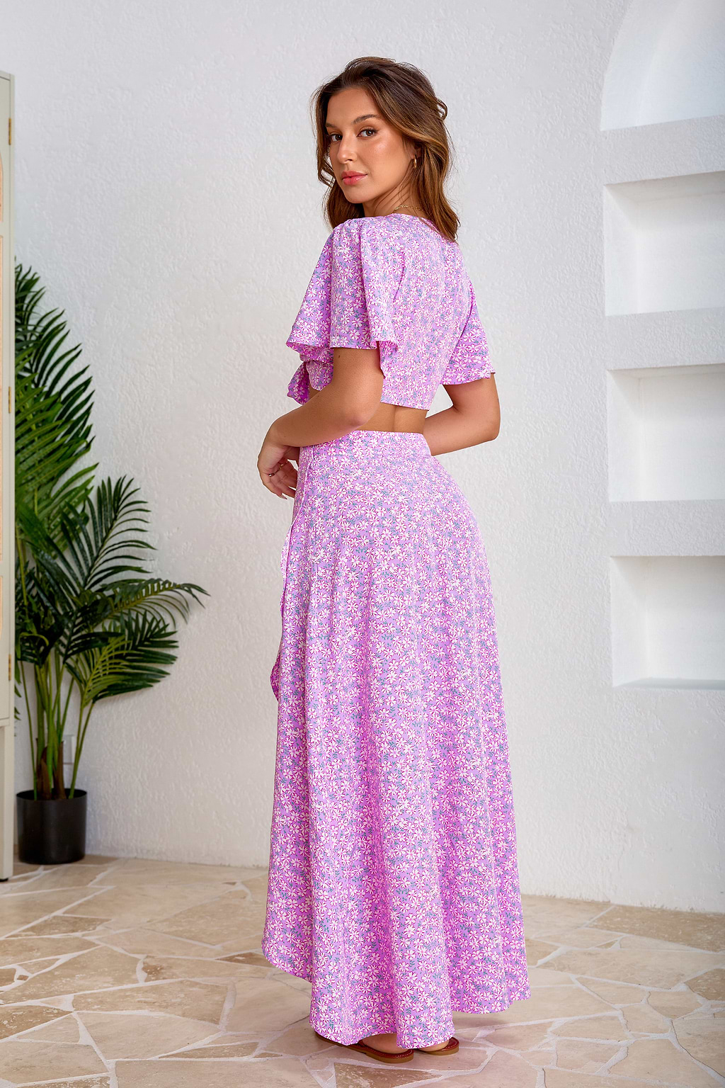 Ensemble de haut avec manches évasées et de jupe maxi violet