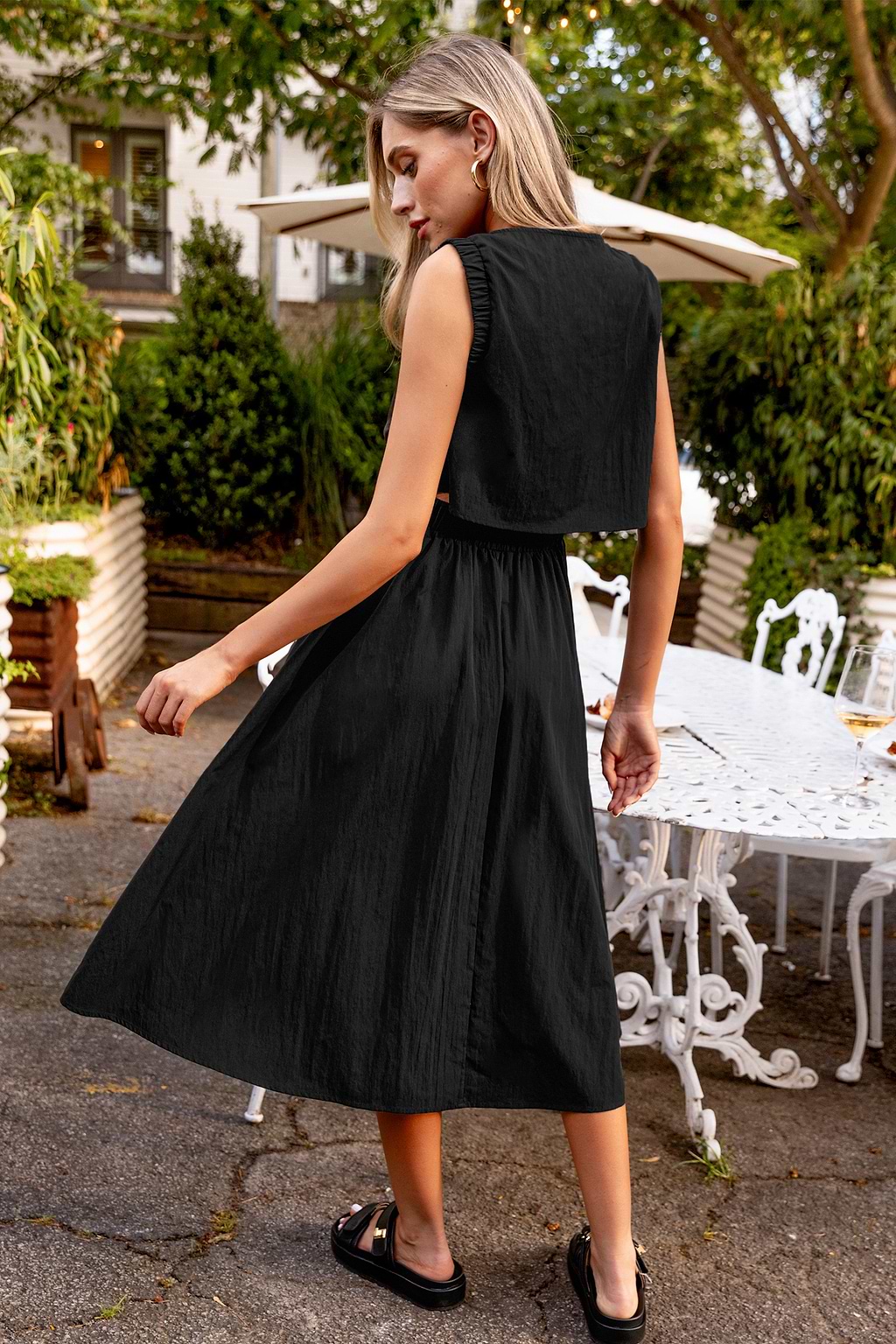Black Round Neck Sleeveless Elastic Waist Midi Dress