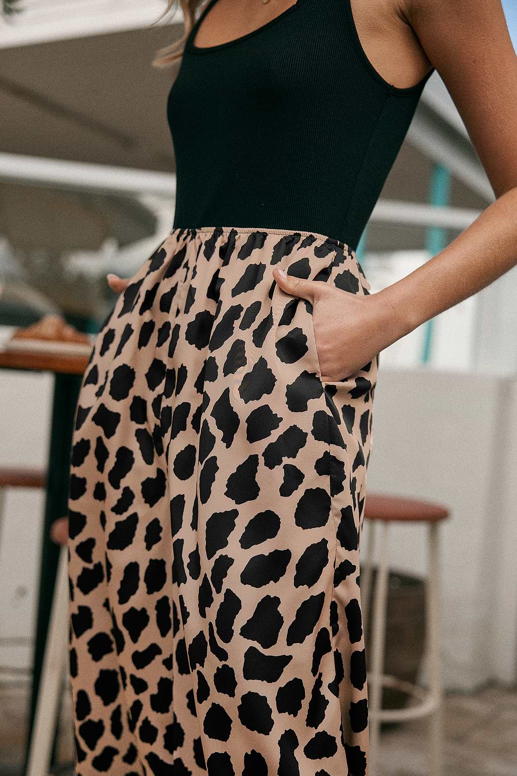 Combinaison avec col carré à imprimé léopard et jambe large