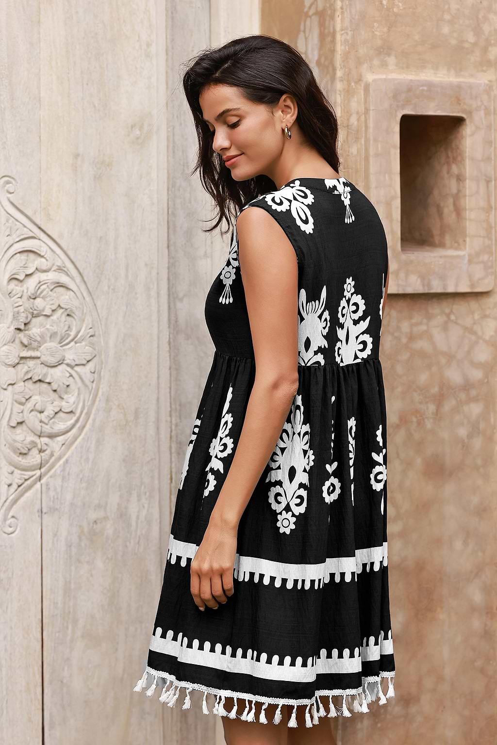 Verziertes Minikleid mit Quasten