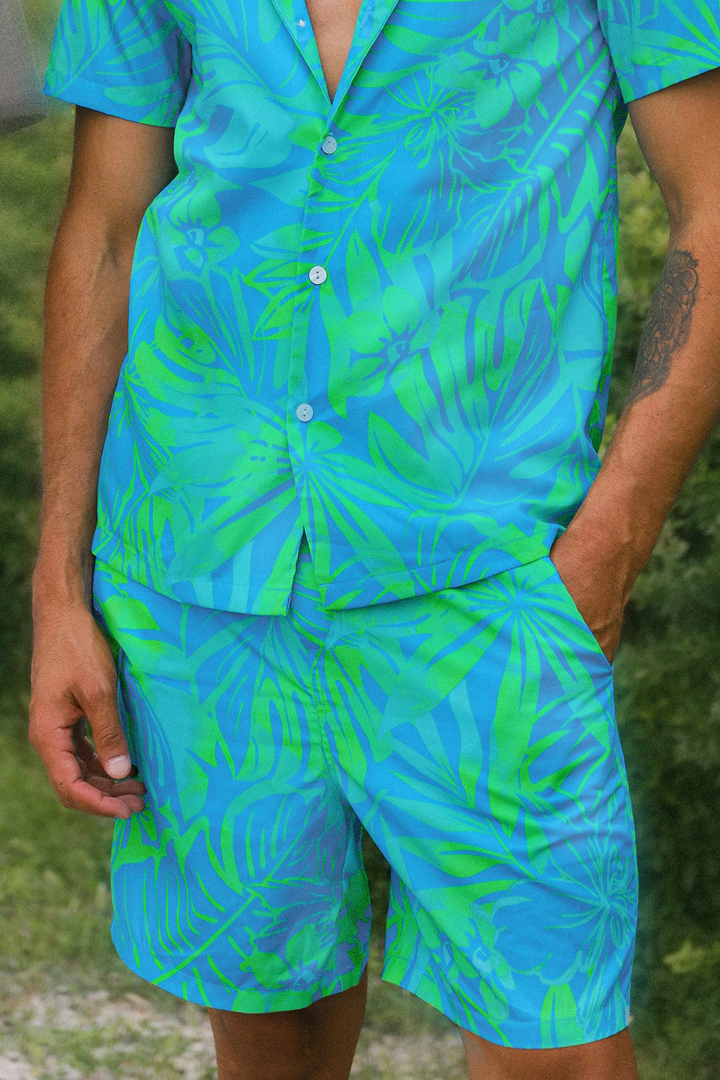 Men's Bright Tropics Drawstring Waist Board Shorts