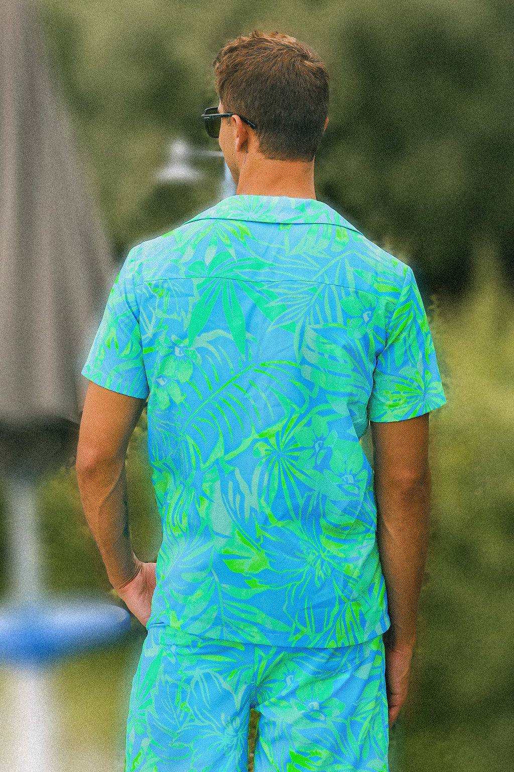 Men's Bright Tropical Collared Short Sleeve Button Up Shirt