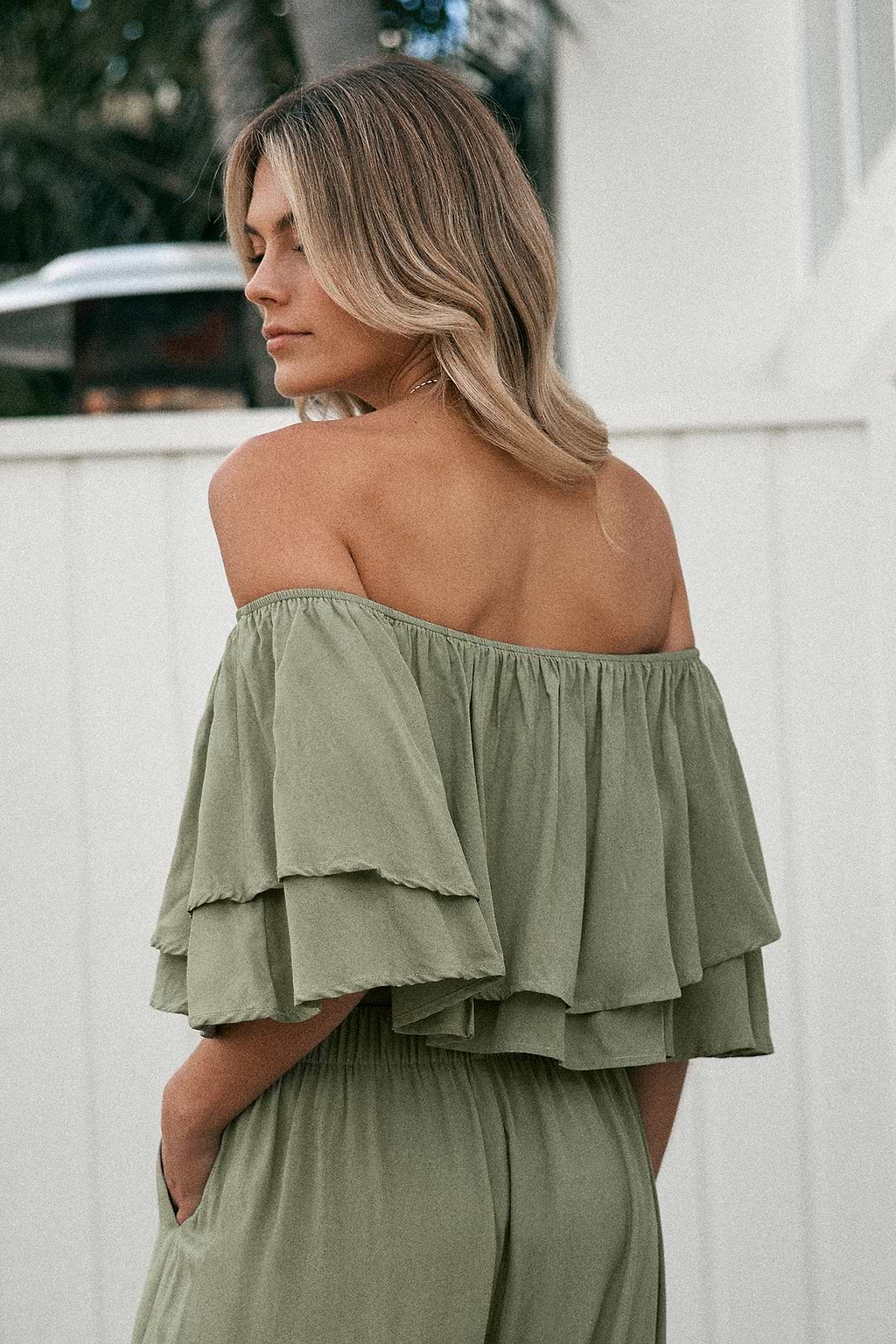 Grüne Off-Shoulder Bluse mit Stufenmuster