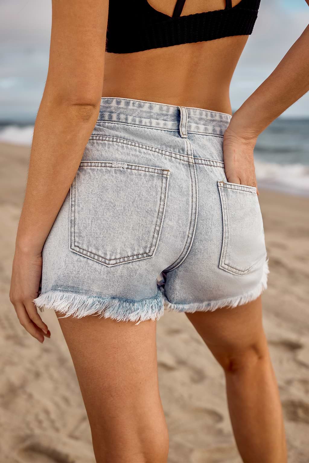 Short déchiré en demin à jambe large