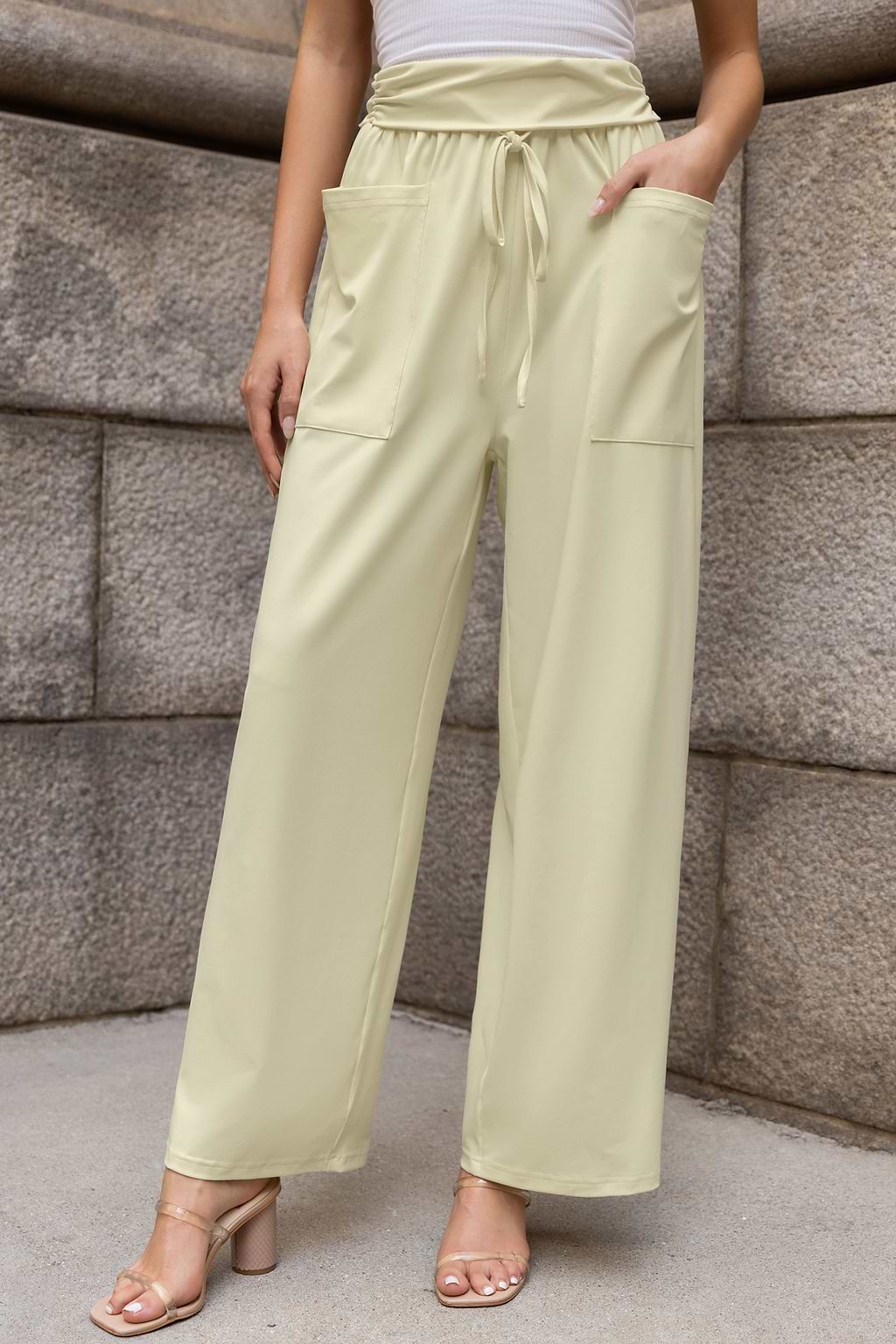 Beżowe szerokie spodnie jerseyowe