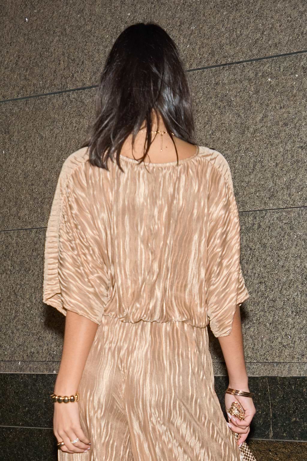 Chemise plissée à manches dolman et torsade sur le devant