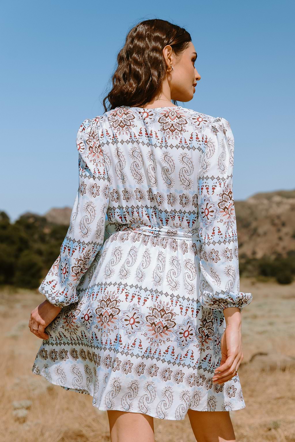 Paisley Wickelkleid mit langen Blousonärmeln