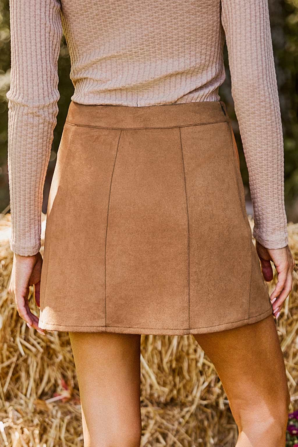 Brauner Minirock mit Knopfleiste