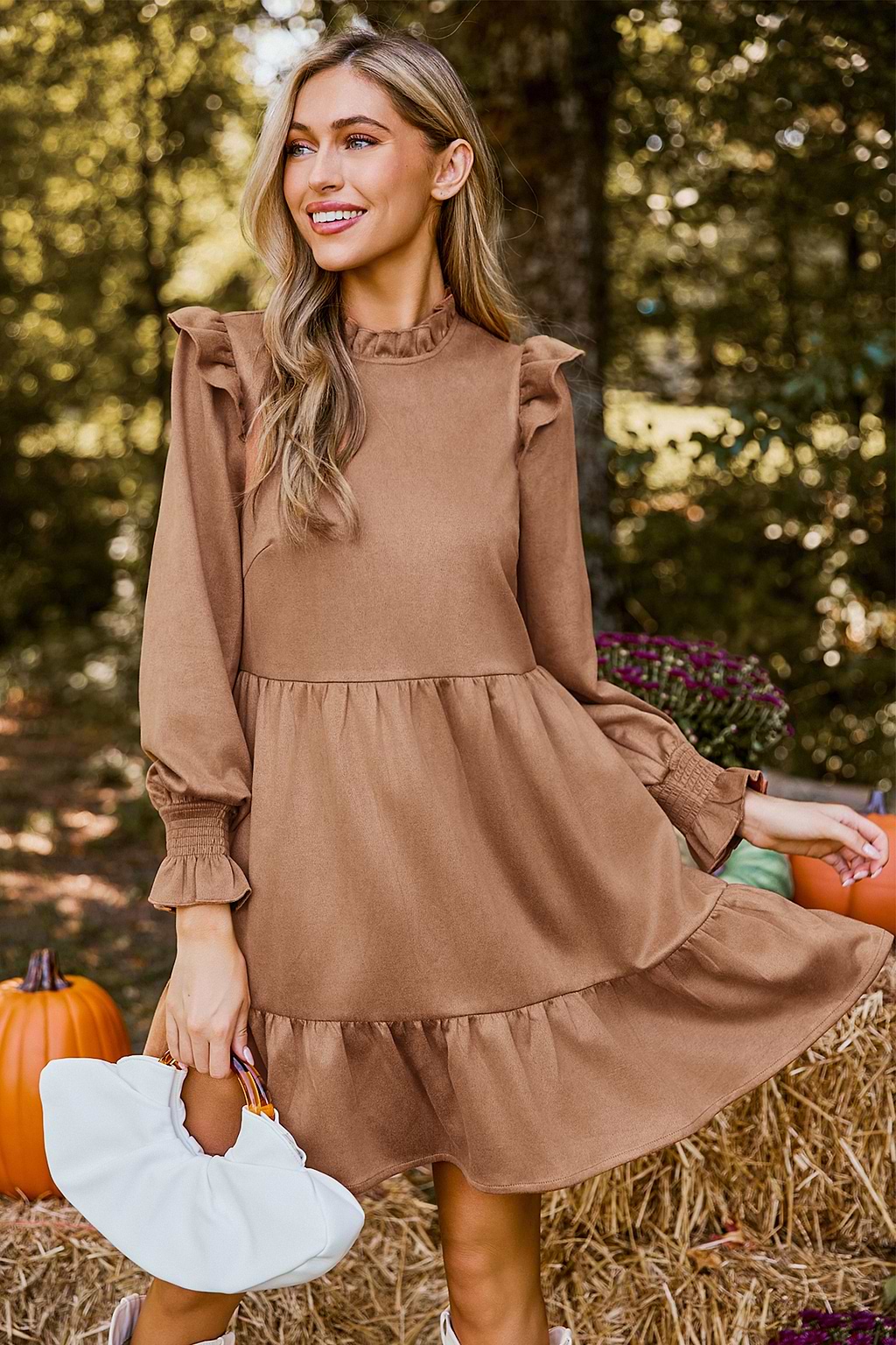 Robe courte à manches blouson avec volants tan