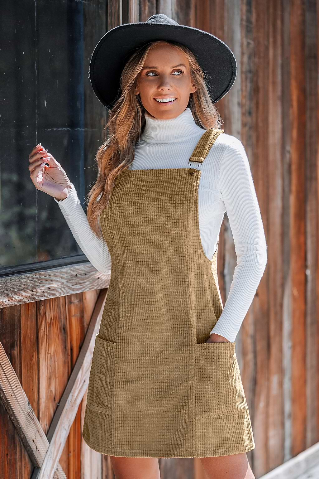 Braunes Cord-Latzkleid mit Taschen