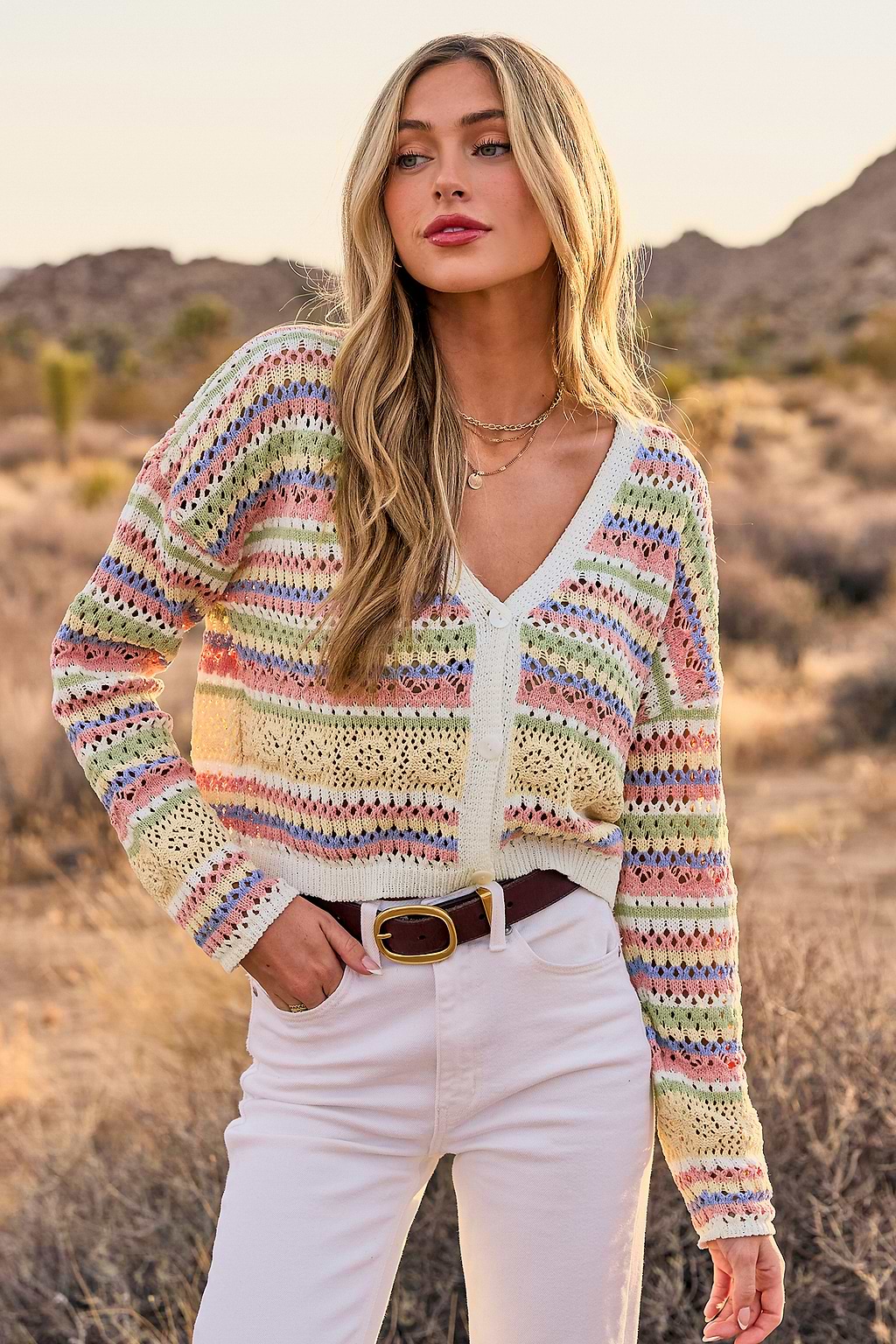 Cardigan court à boutons et découpe avec blocs de couleur