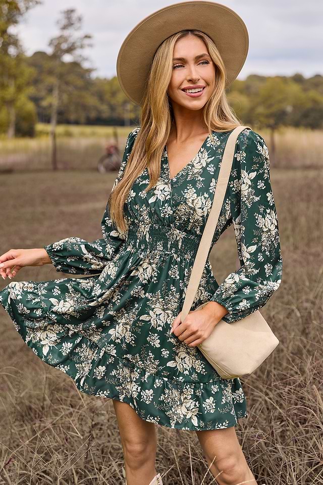 Vestido mini con cintura fruncida y mangas abullonadas con