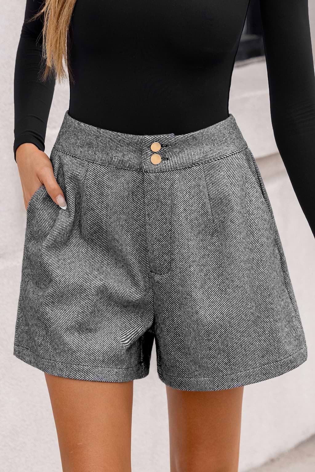 Graue Shorts mit geradem Bein