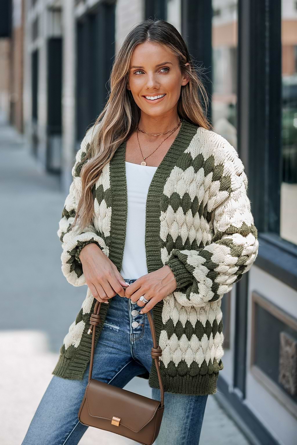 Grün-weiß gestreifter Cardigan mit Puffärmeln