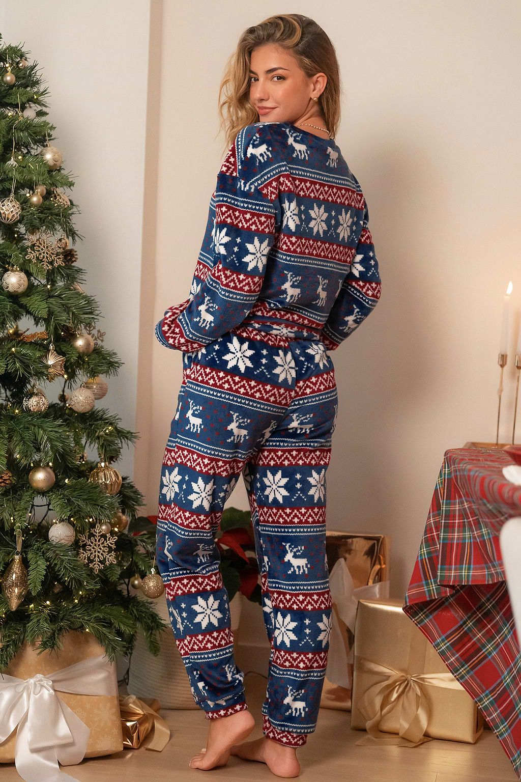 Conjunto de pijama navideño azul y rojo