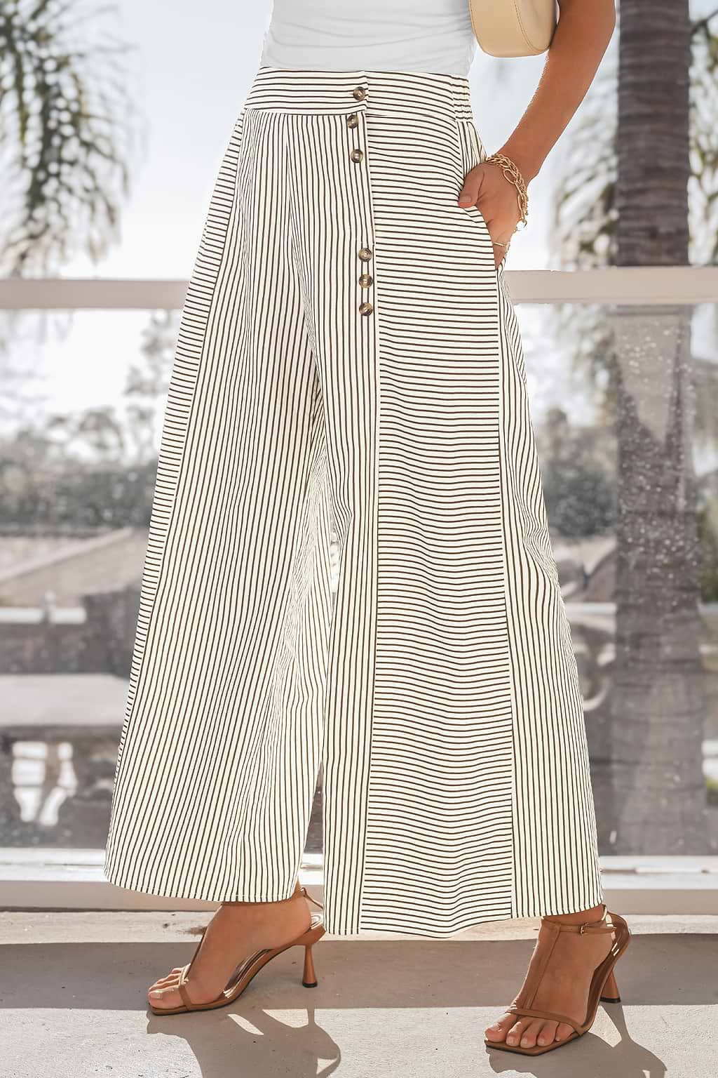 Pantalon fuselé à rayures asymétriques
