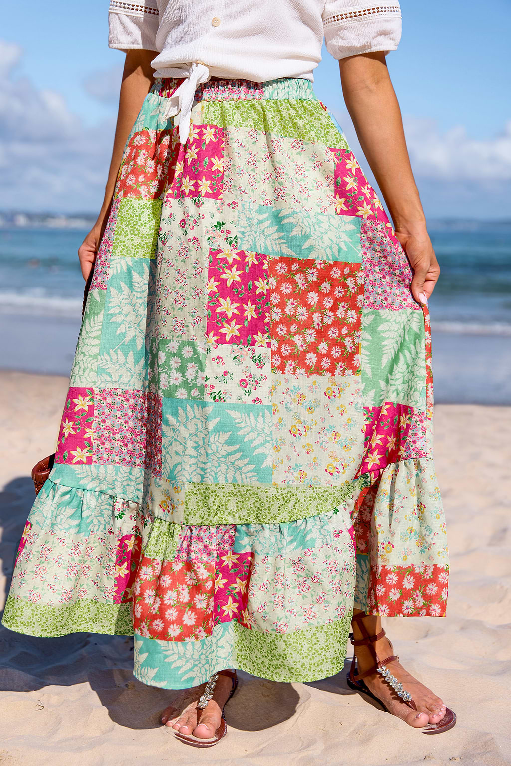 Gonna midi con volant e patchwork floreale
