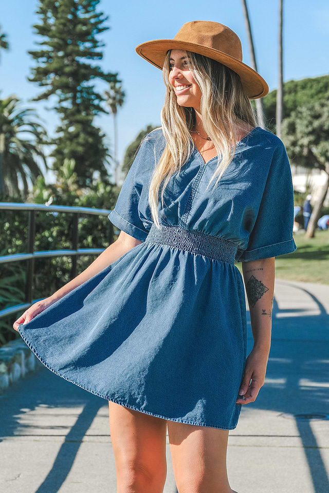 denim v neck dress Virginia Denim / XXL VNeck Denim Cami Dress Effortless Style Meets Casual Cool A denim cami dress is the kind of versatile staple that transitions easily from day to night Topshop - Denim V-Neck Mini
